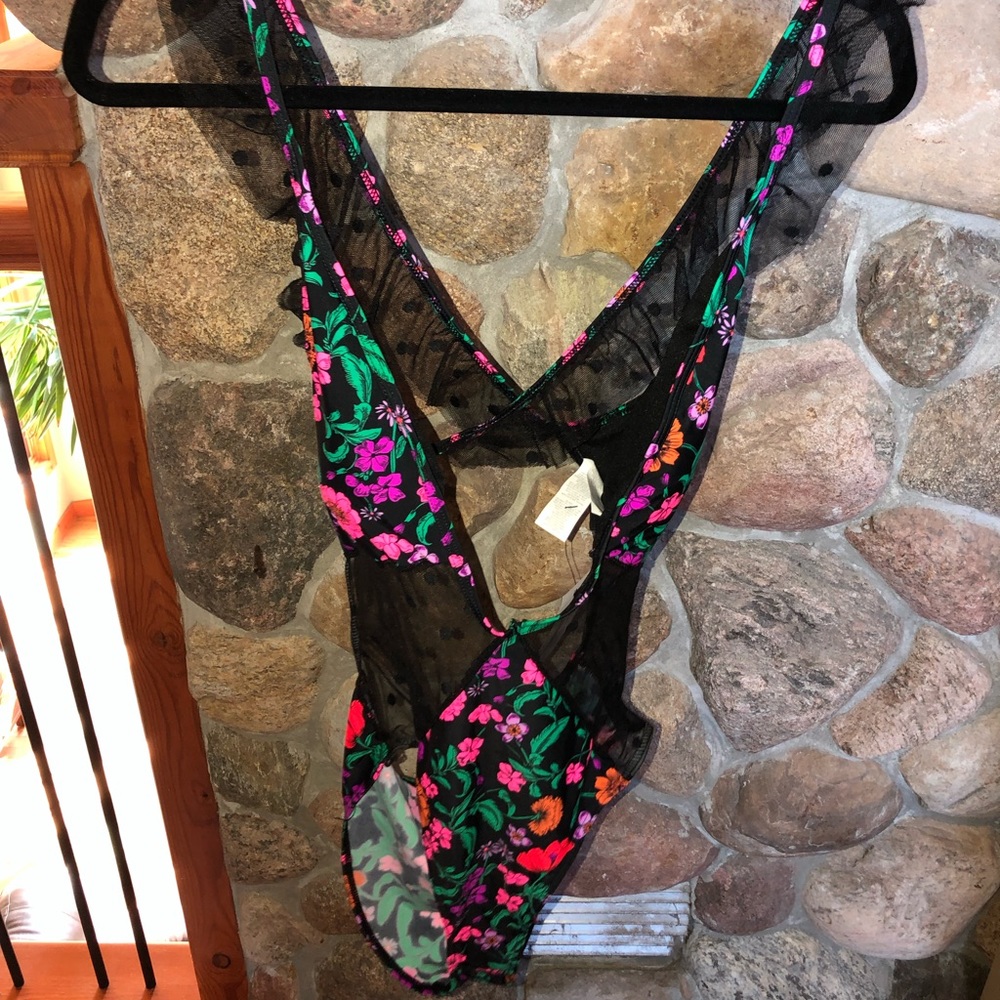 Boohoo Floral/Lace Cutout Swimsuit New With Tags - Picture 5 of 6